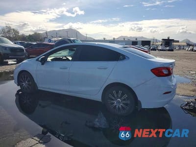 Drugie zdjęcie samochodu z przodu: 2017 CHEVROLET CRUZE LT VIN:3G1BE5SM4HS562326 - miniatura