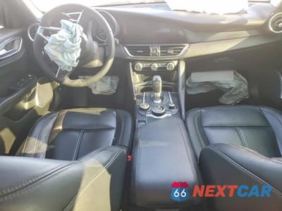 Zdjęcie 8 z 11 samochodu: 2019 ALFA ROMEO GIULIA VIN:ZARFAMAN0K7622879 - miniatura