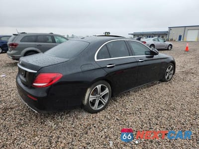 Trzecie zdjęcie samochodu z tyłu: 2018 MERCEDES-BENZ E 300 VIN:WDDZF4JB8JA357103 - miniatura