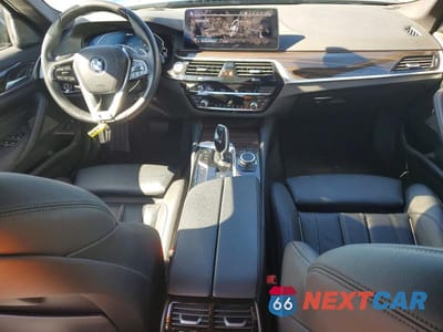 Zdjęcie 8 z 11 samochodu: 2022 BMW 530E VIN:WBA13AG02NCK12246 - miniatura