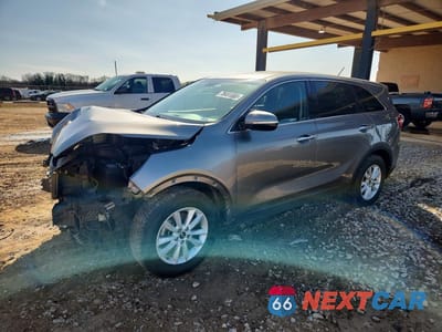 2019 KIA SORENTO L 5XYPG4A31KG550749 - główne zdjęcie licytacji z USA - miniatura