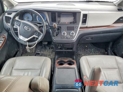 Zdjęcie 8 z 13 samochodu: 2017 TOYOTA SIENNA XLE VIN:5TDDZ3DC3HS176532 - miniatura