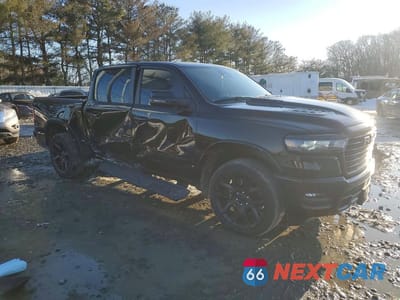 Czwarte zdjęcie samochodu z boku: 2025 RAM 1500 LARAMIE VIN:1C6SRFJP6SN616893 - miniatura