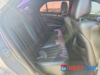 Zdjęcie 10 z 12 samochodu: 2018 CHRYSLER 300 S VIN:2C3CCABG0JH245080 - miniatura