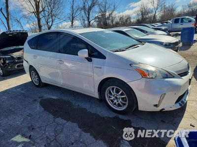 Czwarte zdjęcie samochodu z boku: 2012 TOYOTA PRIUS V VIN:JTDZN3EU9C3104298 - miniatura