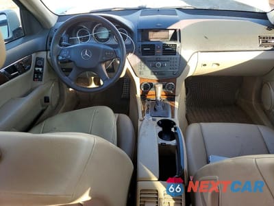 Zdjęcie 8 z 12 samochodu: 2011 MERCEDES-BENZ C 300 4MATIC VIN:WDDGF8BB3BR183294 - miniatura
