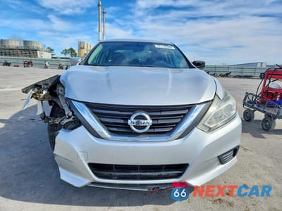 Piąte zdjęcie samochodu w środku: 2016 NISSAN ALTIMA 2.5 VIN:1N4AL3AP1GC259569 - miniatura