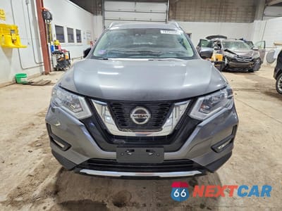 Piąte zdjęcie samochodu w środku: 2018 NISSAN ROGUE SL VIN:JN8AT2MT4JW464830 - miniatura