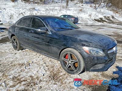 Czwarte zdjęcie samochodu z boku: 2017 MERCEDES-BENZ C 300 4MATIC VIN:55SWF4KB5HU179369 - miniatura