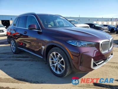 Czwarte zdjęcie samochodu z boku: 2025 BMW X5 XDRIVE40I VIN:5UX23EU06S9X73303 - miniatura
