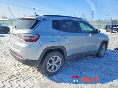 Trzecie zdjęcie samochodu z tyłu: 2024 JEEP COMPASS LATITUDE VIN:3C4NJDBN2RT107778 - miniatura