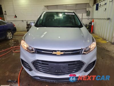Piąte zdjęcie samochodu w środku: 2018 CHEVROLET TRAX LS VIN:3GNCJKSB7JL221207 - miniatura
