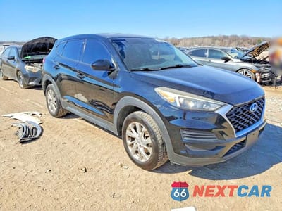 Czwarte zdjęcie samochodu z boku: 2019 HYUNDAI TUCSON SE VIN:KM8J23A48KU839354 - miniatura