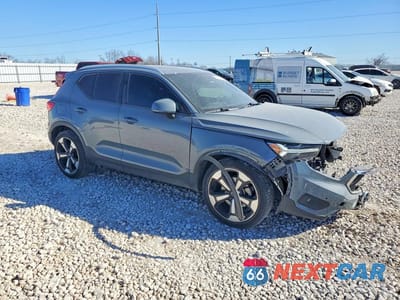 Czwarte zdjęcie samochodu z boku: 2020 VOLVO XC40 T5 MOMENTUM VIN:YV4162UK7L2289720 - miniatura