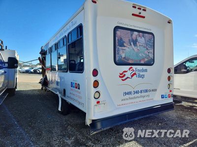Trzecie zdjęcie samochodu z tyłu: 2013 FORD E450 SHUTTLE BUS VIN:1FDFE4FS5DDB16221 - miniatura