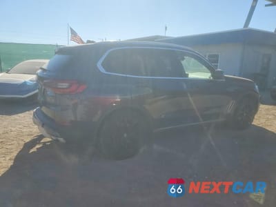 Trzecie zdjęcie samochodu z tyłu: 2021 BMW X5 XDRIVE40I VIN:5UXCR6C08M9F08835 - miniatura