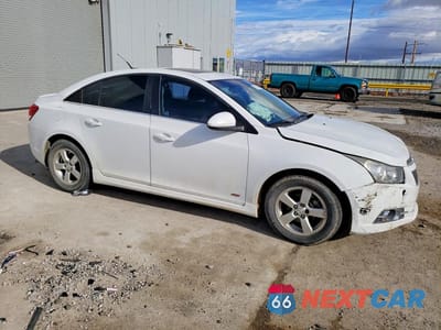 Czwarte zdjęcie samochodu z boku: 2013 CHEVROLET CRUZE LT VIN:1G1PC5SB2D7186633 - miniatura