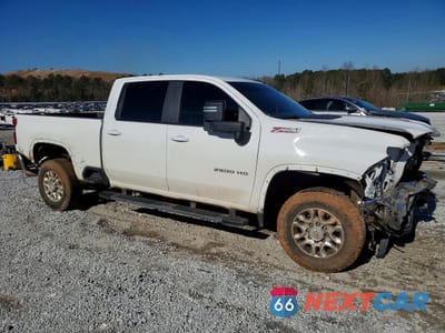 Czwarte zdjęcie samochodu z boku: 2023 CHEVROLET SILVERADO K2500 HEAVY DUTY LT VIN:1GC1YNEY4PF245335 - miniatura