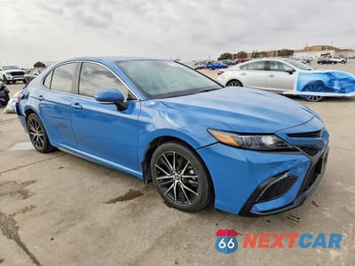 Czwarte zdjęcie samochodu z boku: 2024 TOYOTA CAMRY HYBRID SE VIN:4T1G31AK2RU062769 - miniatura