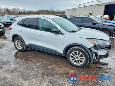 Czwarte zdjęcie samochodu z boku: 2022 FORD ESCAPE SE VIN:1FMCU9G65NUA61467 - miniatura