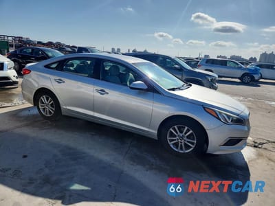 Czwarte zdjęcie samochodu z boku: 2017 HYUNDAI SONATA BASE VIN:5NPE24AF9HH492634 - miniatura