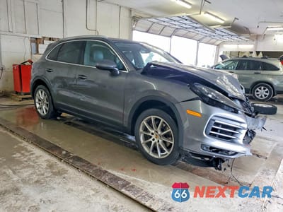 Czwarte zdjęcie samochodu z boku: 2019 PORSCHE CAYENNE VIN:WP1AA2AY5KDA17372 - miniatura
