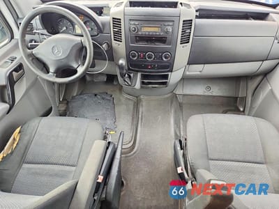 Zdjęcie 8 z 11 samochodu: 2012 MERCEDES-BENZ SPRINTER 2500 VIN:WDZPE7CC7C5697060 - miniatura