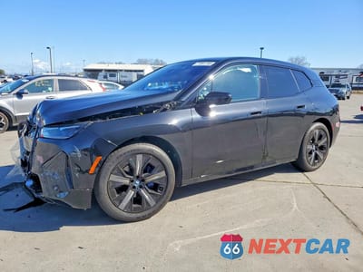 2025 BMW IX XDRIVE50 WB523CF02SCS46201 - główne zdjęcie licytacji z USA - miniatura