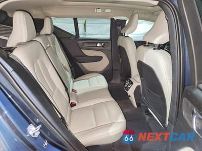 Zdjęcie 11 z 12 samochodu: 2021 VOLVO XC40 T5 MOMENTUM VIN:YV4162UK5M2522530 - miniatura