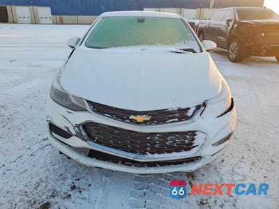 Piąte zdjęcie samochodu w środku: 2017 CHEVROLET CRUZE LT VIN:1G1BE5SM8H7280947 - miniatura