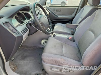 Zdjęcie 7 z 14 samochodu: 2004 TOYOTA HIGHLANDER BASE VIN:JTEDD21A540094239 - miniatura
