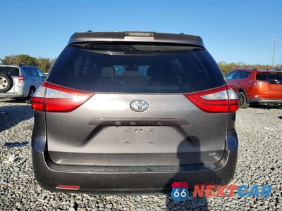 Zdjęcie 6 z 11 samochodu: 2018 TOYOTA SIENNA LE VIN:5TDKZ3DC8JS903838 - miniatura