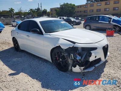 Czwarte zdjęcie samochodu z boku: 2020 ALFA ROMEO GIULIA VIN:ZARFAMAN6L7630857 - miniatura