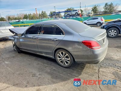 Drugie zdjęcie samochodu z przodu: 2017 MERCEDES-BENZ C 300 4MATIC VIN:55SWF4KB3HU209775 - miniatura