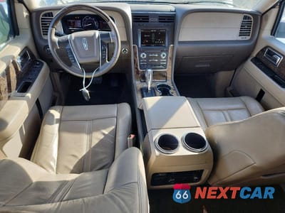 Zdjęcie 8 z 12 samochodu: 2015 LINCOLN TOWNHOUSE NAVIGATOR VIN:5LMJJ2HT7FEJ09359 - miniatura