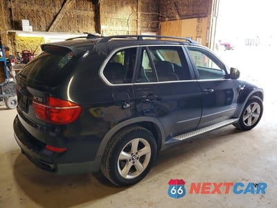 Trzecie zdjęcie samochodu z tyłu: 2011 BMW X5 XDRIVE50I VIN:5UXZV8C56BL417394 - miniatura