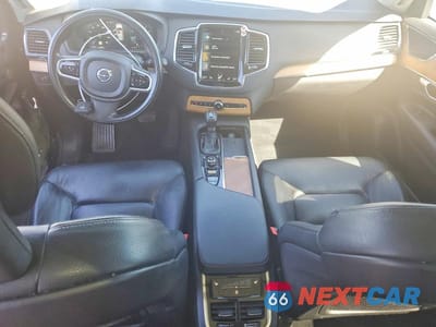 Zdjęcie 8 z 14 samochodu: 2021 VOLVO XC90 T6 MOMENTUM VIN:YV4A221K5M1704511 - miniatura