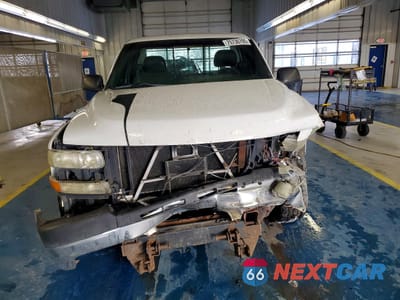 Piąte zdjęcie samochodu w środku: 2002 CHEVROLET SILVERADO K2500 HEAVY DUTY VIN:1GCHK24U62Z121040 - miniatura