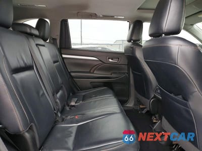 Zdjęcie 11 z 13 samochodu: 2018 TOYOTA HIGHLANDER VIN:5TDJZRFH1JS899171 - miniatura