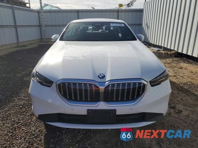 Piąte zdjęcie samochodu w środku: 2026 BMW 530 I VIN:WBA43FJ06TCV63502 - miniatura