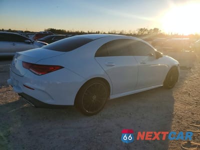 Trzecie zdjęcie samochodu z tyłu: 2020 MERCEDES-BENZ CLA 250 VIN:WDD5J4GB1LN061727 - miniatura