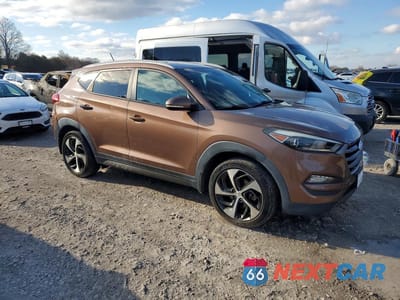 Czwarte zdjęcie samochodu z boku: 2016 HYUNDAI TUCSON SPORT VIN:KM8J3CA28GU053685 - miniatura