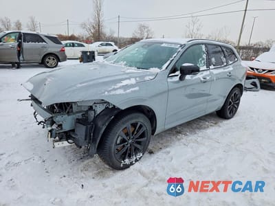 2025 VOLVO XC60 PLUS YV4M12RC9S1176739 - główne zdjęcie licytacji z USA - miniatura