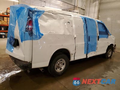 Trzecie zdjęcie samochodu z tyłu: 2021 CHEVROLET EXPRESS 2500 CARGO UTILITY / SERVICE VAN VIN:1GCWGAFP2M1200054 - miniatura