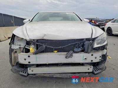 Piąte zdjęcie samochodu w środku: 2015 LEXUS LS 460 BASE VIN:JTHCL5EF2F5024776 - miniatura