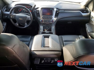 Zdjęcie 8 z 13 samochodu: 2018 CHEVROLET SUBURBAN C1500 LT VIN:1GNSCHKC6JR390578 - miniatura