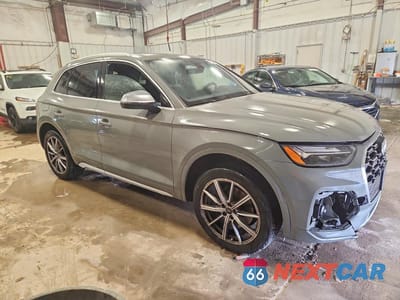 Czwarte zdjęcie samochodu z boku: 2021 AUDI SQ5 PREMIUM VIN:WA1A4AFY8M2046823 - miniatura