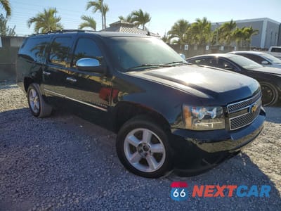 Czwarte zdjęcie samochodu z boku: 2013 CHEVROLET SUBURBAN K1500 LTZ VIN:1GNSKKE71DR255222 - miniatura