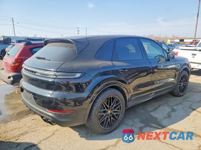 Trzecie zdjęcie samochodu z tyłu: 2025 PORSCHE CAYENNE E-HYBRID VIN:WP1AE2AY4SDA16914 - miniatura
