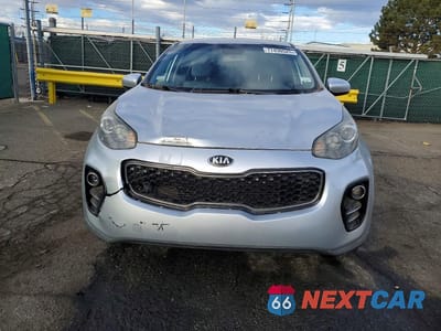 Piąte zdjęcie samochodu w środku: 2017 KIA SPORTAGE LX VIN:KNDPMCAC4H7229782 - miniatura